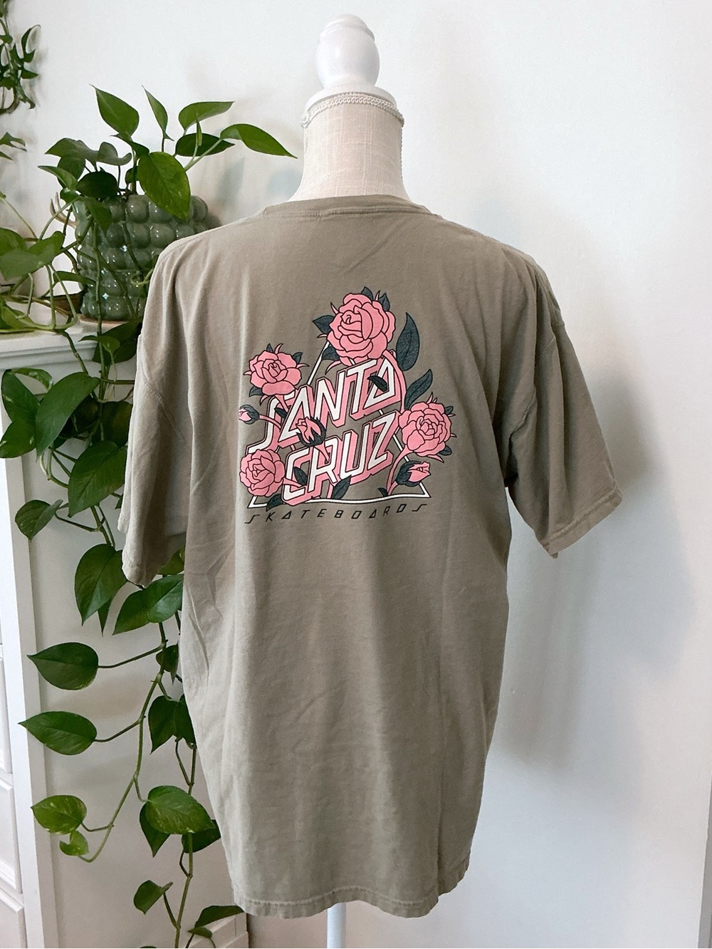 Santa Cruz Skateboards | Green and Pink Roses Shirt
